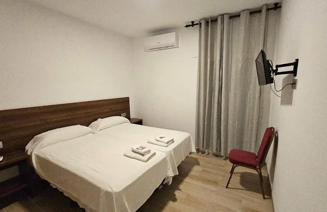 Hostal Restaurante el cruce-1